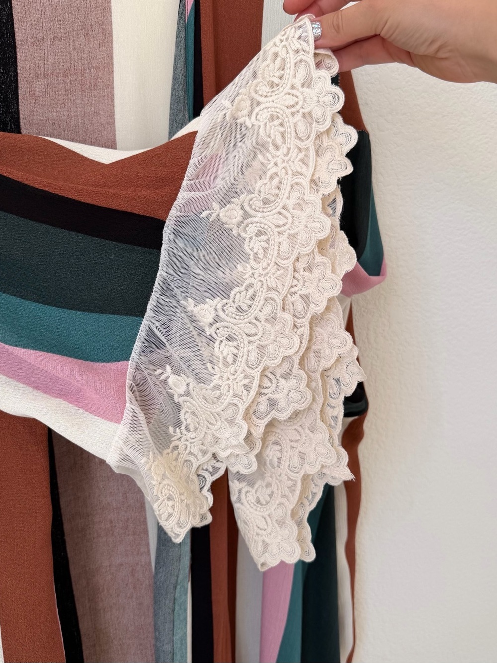 Pinkblush Multicolor Vertical Stripes Open Front Lace Wide Cuffs Kimono Size L - Picture 2 of 8